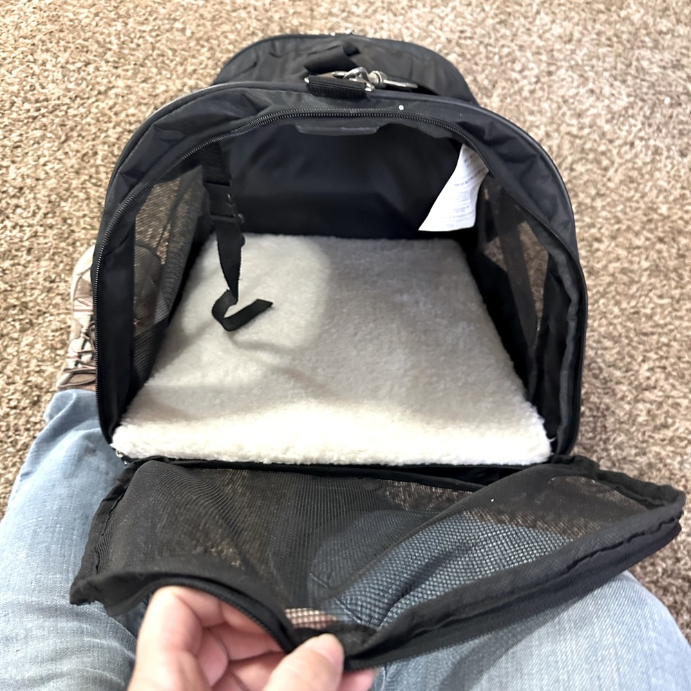 Airline Approved Travel Pet Carrier Medium size⭐️LIKE NEW⭐️🐾🐶🐕🐈‍⬛🐈🐱🐾⭐️